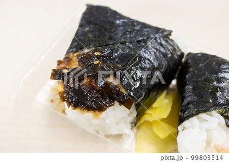 美味しい昆布おにぎり 美味しい昆布おにぎり 99803514