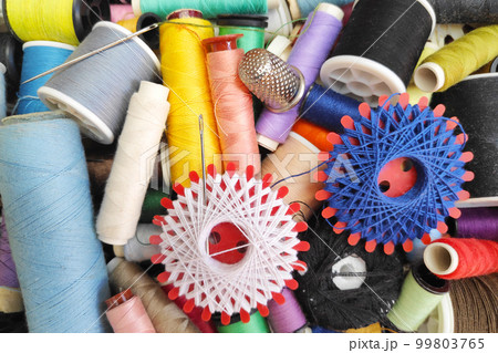 Close-up on a sewing kit Close-up on a sewing kit 99803765