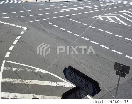 大阪市中央区の法円坂交差点 99804433