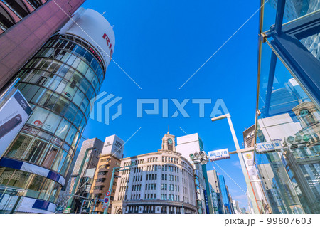 日本の東京都市景観 銀座四丁目の交差点などを望む…。(三愛は閉館)=20日 日本の東京都市景観 銀座四丁目の交差点などを望む…。(三愛は閉館)=20日 99807603