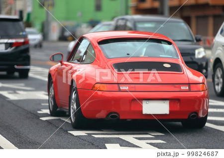 赤いスポーツカー　イメージ 99824687