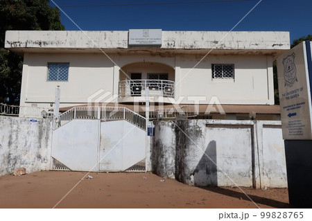 ガンビア大学 99828765