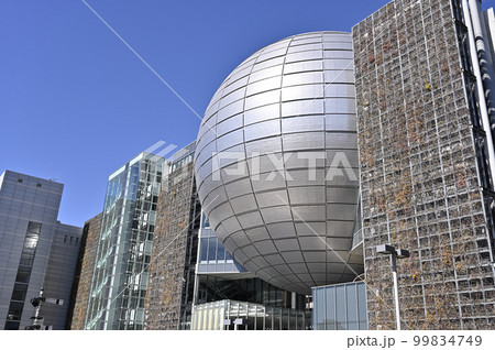 白川公園(名古屋市科学館のプラネタリウム外観) 白川公園(名古屋市科学館のプラネタリウム外観) 99834749