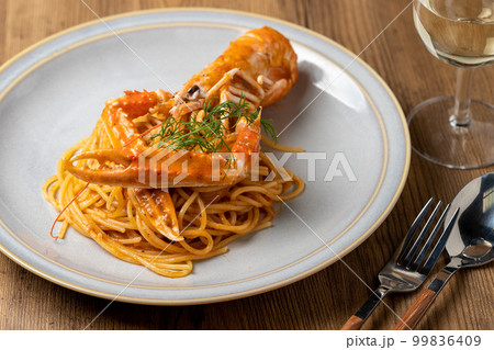 スカンピ（手長海老）のパスタ 99836409