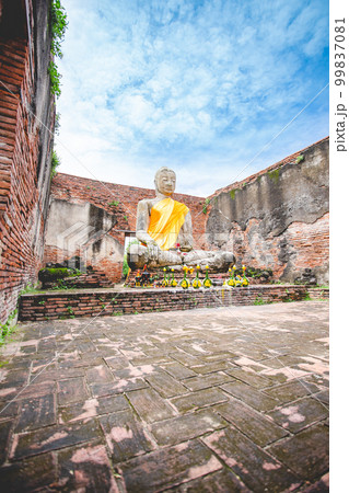 Beautiful scenery in Wat Lokayasutharam, Ayutthaya, Thailand. 99837081