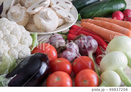 autumn harvest, composition of vegetables, ingredients for cooking dishes 99837208