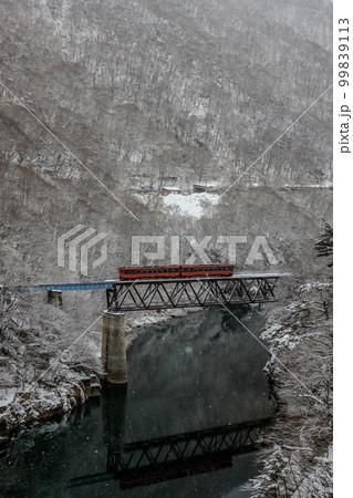 冬の会津鉄道 冬の会津鉄道 99839113