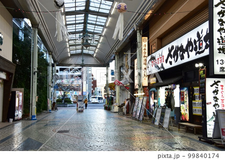 静岡市 清水駅前銀座商店街のアーケード 静岡市 清水駅前銀座商店街のアーケード 99840174