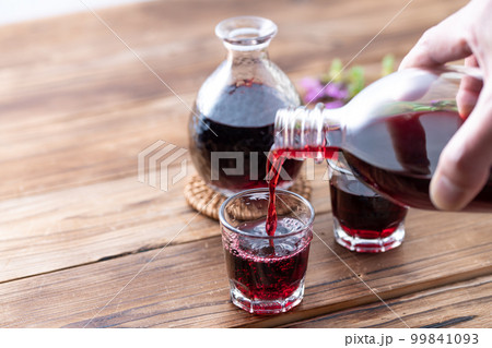 韓国伝統のお酒 覆盆子（ボクブンジャ）という果実酒 99841093