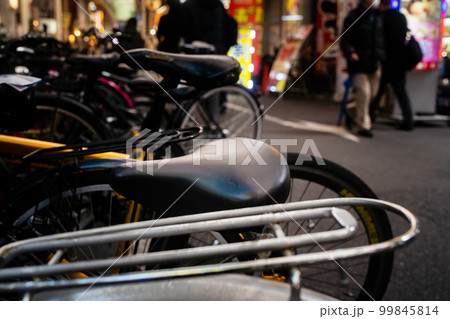 自転車の駐車 99845814