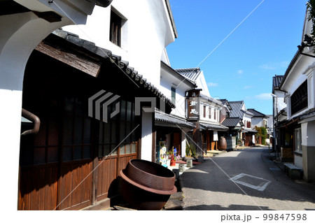佐賀県鹿島市　肥前浜宿「酒蔵通り」の歴史的町並み 99847598