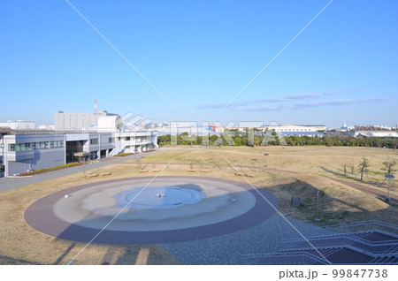 船橋三番瀬海浜公園展望台からの景色(公園内) 船橋三番瀬海浜公園展望台からの景色(公園内) 99847738