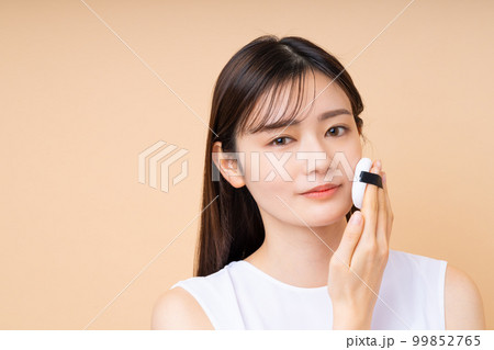 若い女性のビューティ 99852765