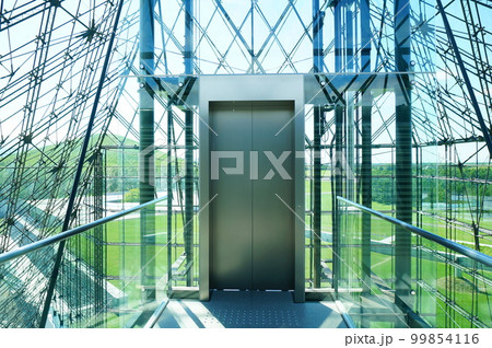 モエレ沼公園のガラスのピラミッド モエレ沼公園のガラスのピラミッド 99854116