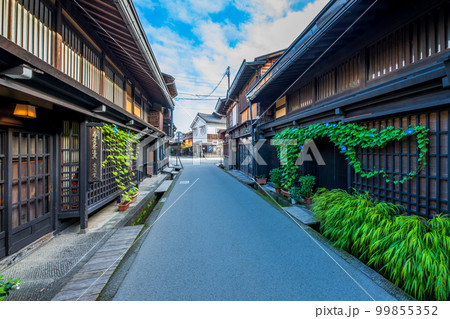 岐阜　飛騨高山の町並み 99855352