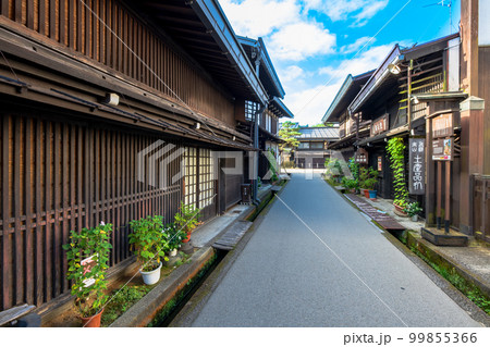 岐阜　飛騨高山の町並み 99855366