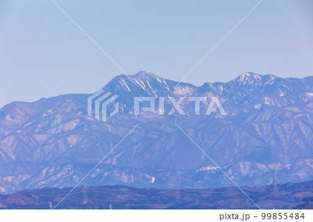 暮坂峠から見る皇海山 99855484