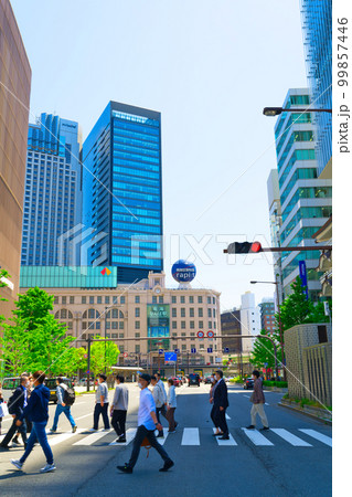 【大阪府】4月・大阪のメインストリート御堂筋⦅南海難波駅前⦆ 【大阪府】4月・大阪のメインストリート御堂筋⦅南海難波駅前⦆ 99857446