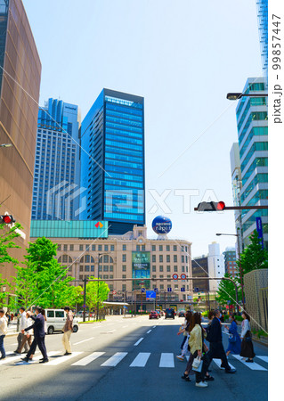 【大阪府】4月・大阪のメインストリート御堂筋⦅南海難波駅前⦆ 【大阪府】4月・大阪のメインストリート御堂筋⦅南海難波駅前⦆ 99857447