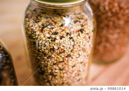 瓶に入った米 99861014