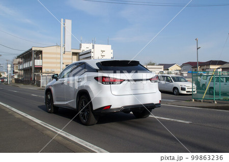 SUV 多用途車 道路走行 SUV 多用途車 道路走行 99863236