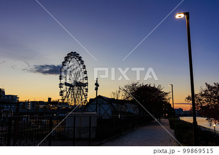 東京　荒川区　あらかわ遊園　（夕暮れ） 99869515