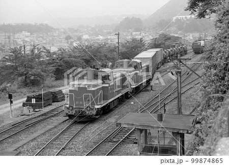 神岡鉄道のDE10牽引貨物列車 99874865