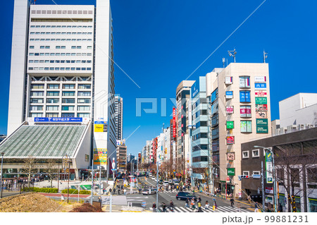 東京都　中野サンプラザと中野通り　繁華街 99881231