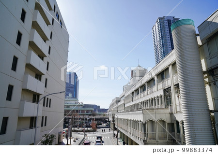 大阪 豊中市 千里中央の風景(郵便局から南方向、晩冬) 大阪 豊中市 千里中央の風景(郵便局から南方向、晩冬) 99883374