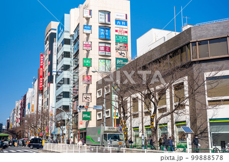 東京都　中野駅北口　中野通り　繁華街 99888578