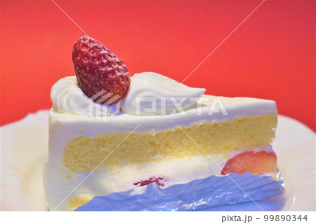 イチゴのショートケーキ シンプルイズベストですね。 イチゴのショートケーキ シンプルイズベストですね。 99890344