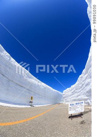 富山立山室堂_雪の大谷の絶景 富山立山室堂_雪の大谷の絶景 99891030