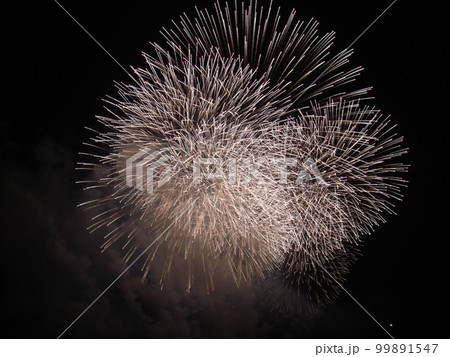 花火大会のクライマックス 99891547