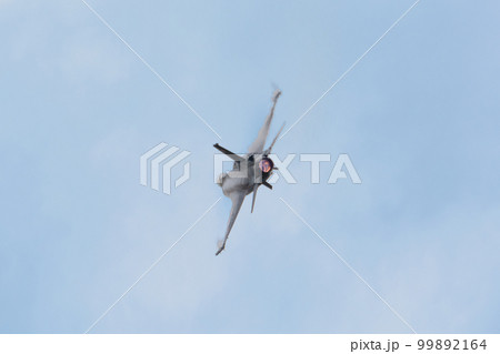 ポーランド空軍F-16C「タイガーデモチーム」旋回 ポーランド空軍F-16C「タイガーデモチーム」旋回 99892164