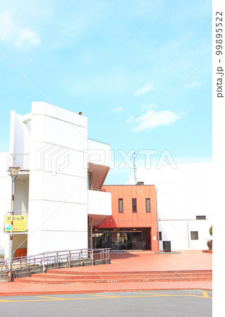 蟹江町、蟹江中央公民館の風景 蟹江町、蟹江中央公民館の風景 99895522