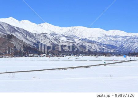 白馬山麓から望む冬の北アルプス 白馬山麓から望む冬の北アルプス 99897326