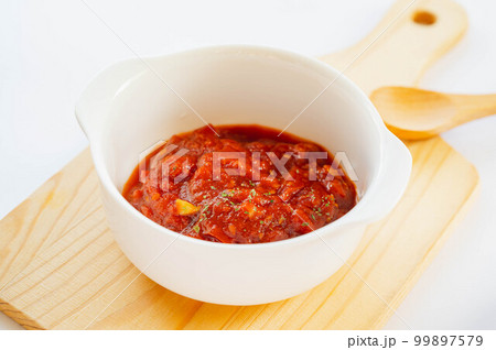 作り置きの万能トマトソース 99897579