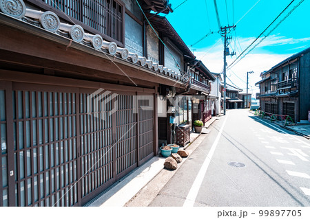 【重要伝統的建造物群保存地区】鞆町　初秋の街並みの風景1　広島県福山市 99897705