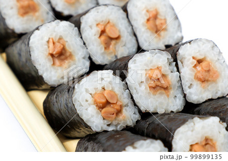 納豆巻、なっとう巻き、和食、巻きずし、納豆、海苔、米、和、和風、日本食、寿司、すし、食べ物、のり、食 納豆巻、なっとう巻き、和食、巻きずし、納豆、海苔、米、和、和風、日本食、寿司、すし、食べ物、のり、食 99899135