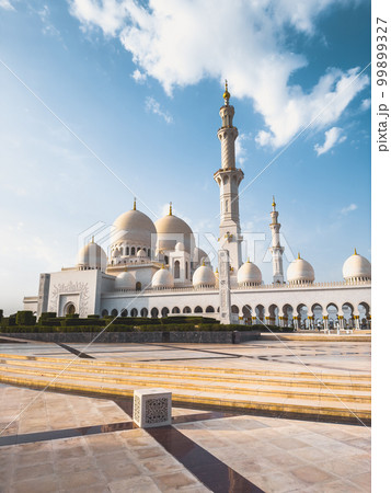 The Sheikh Zayed Grand Mosque during sunset, in Abu Dhabi, United Arab Emirates The Sheikh Zayed Grand Mosque during sunset, in Abu Dhabi, United Arab Emirates 99899327