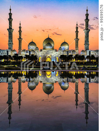 The Sheikh Zayed Grand Mosque at night, in Abu Dhabi, United Arab Emirates The Sheikh Zayed Grand Mosque at night, in Abu Dhabi, United Arab Emirates 99899576
