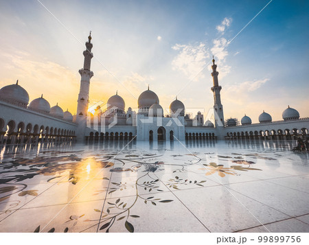 The Sheikh Zayed Grand Mosque during sunset, in Abu Dhabi, United Arab Emirates 99899756