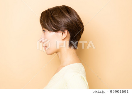 ミドルの女性のビューティ ミドルの女性のビューティ 99901691