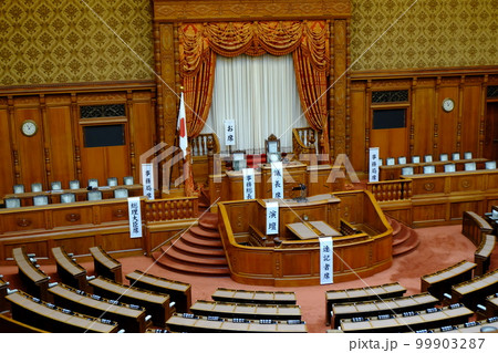 参議院本会議場 99903287