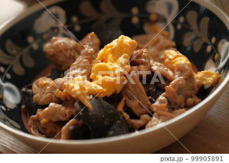 家庭料理のアップ 99905891