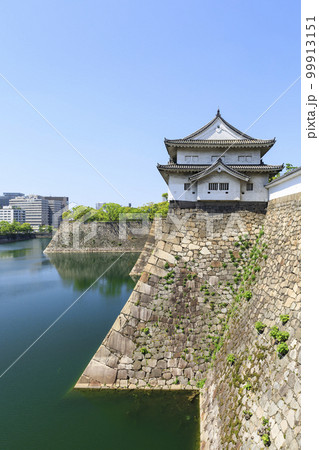 大阪市中央区　大阪城の外堀と千貫櫓 99913151