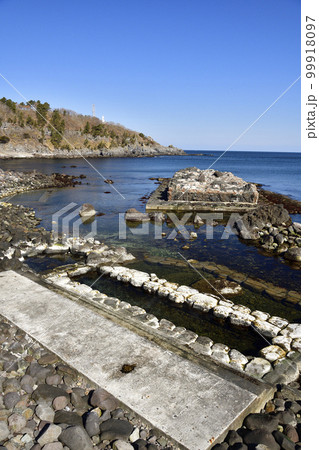 早春の北海道函館市椴法華で水無海浜温泉の風景を撮影 早春の北海道函館市椴法華で水無海浜温泉の風景を撮影 99918097