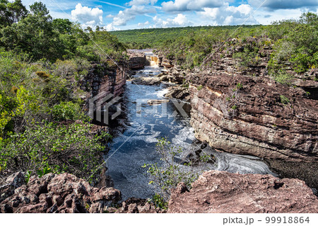 Canyons on the way to the Buracao waterfall, Ibicoara, Chapada Diamantina in Bahia, Brazil 99918864