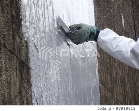 コンクリート擁壁の剥落防止工事（コテ仕上げ） 99919818