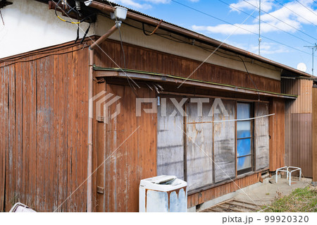 平屋の廃屋 99920320